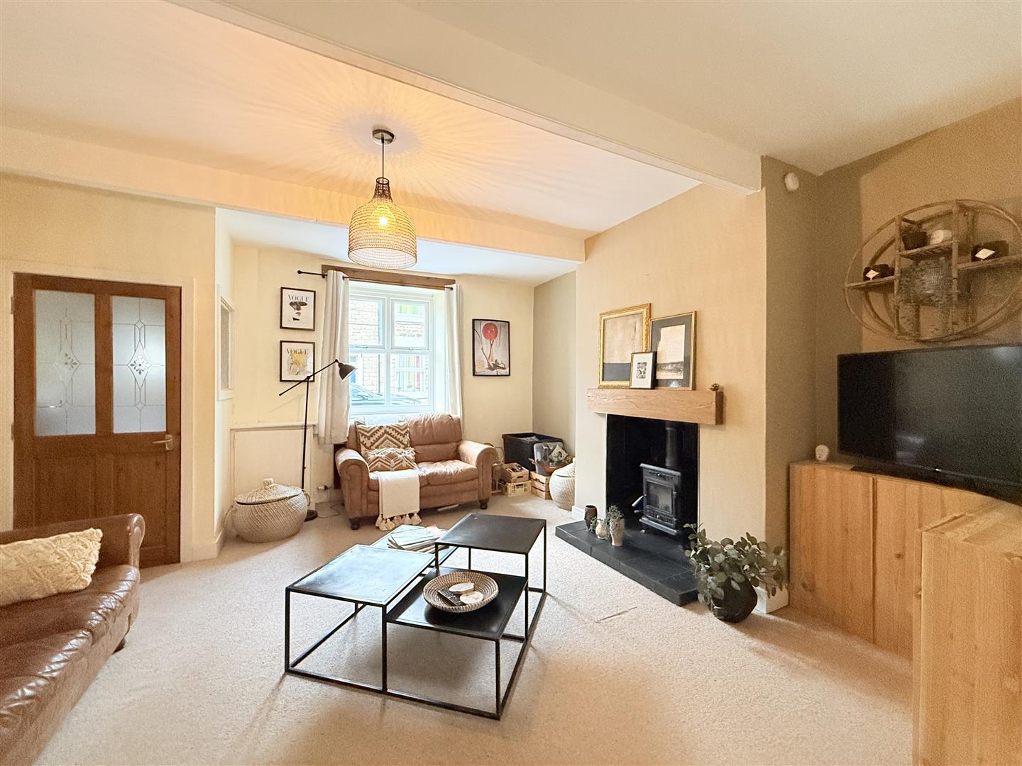 2 bed house - terraced in Staley Road, Mossley, Ashton-Under-Lyne – photo 2